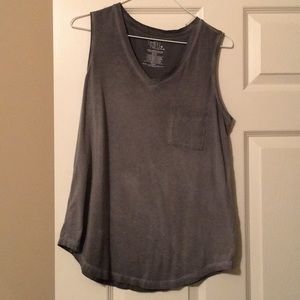 Gray tank